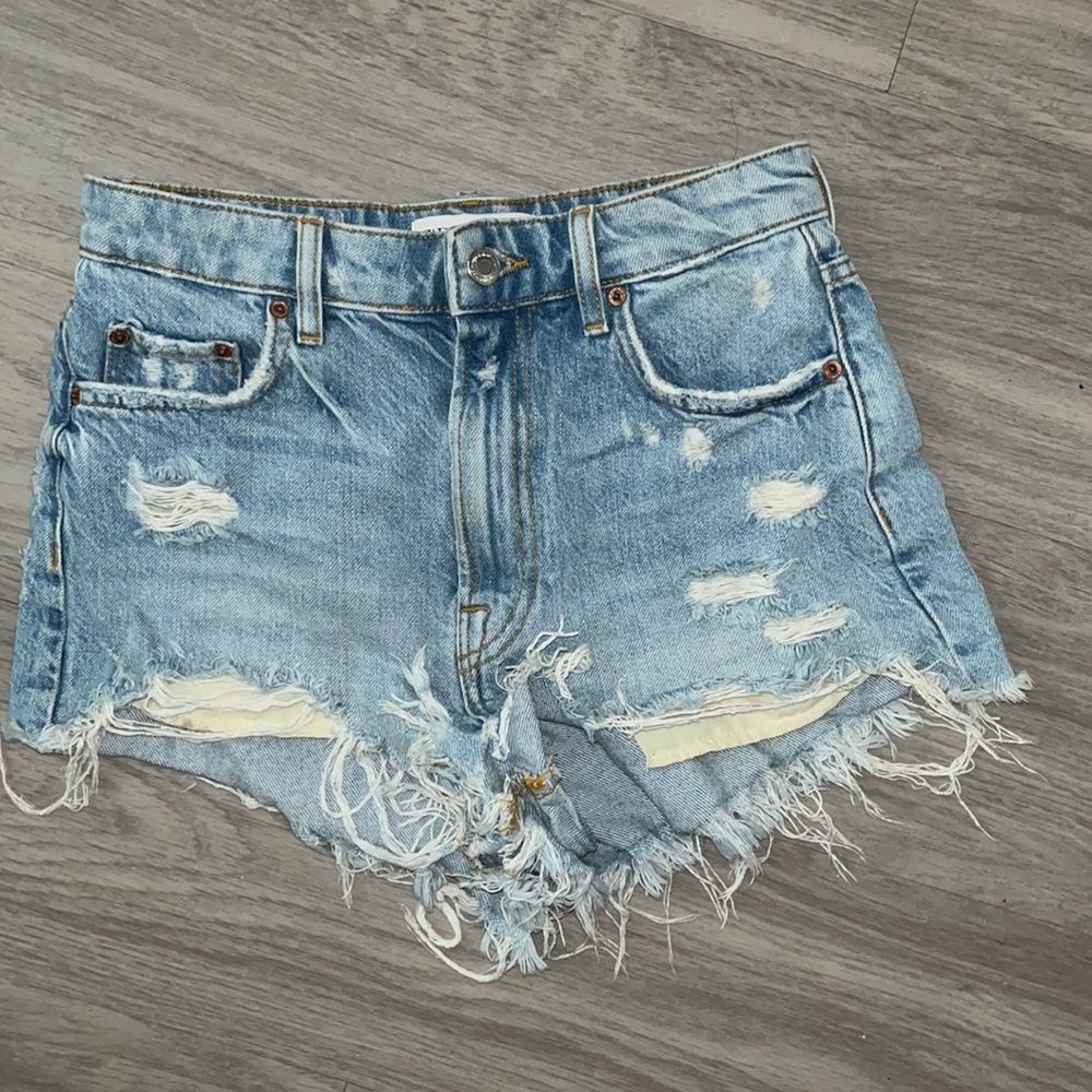 Zara ‘The High Waist’ Short